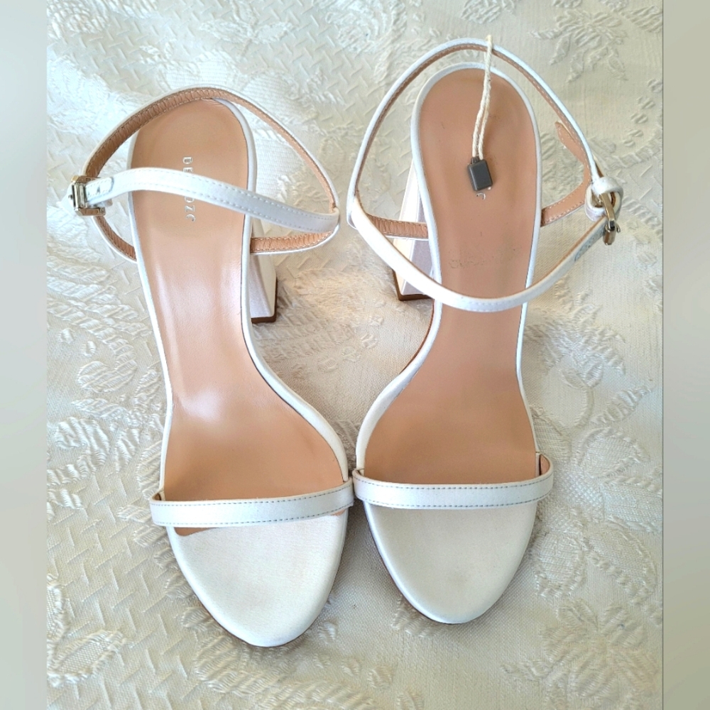 Delpozo "NWOT" Heel Sandals